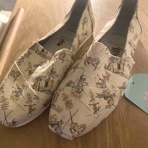Disney X TOMS Cinderella Gus & Jaq Printed Canvas Shoe Size 8.5
